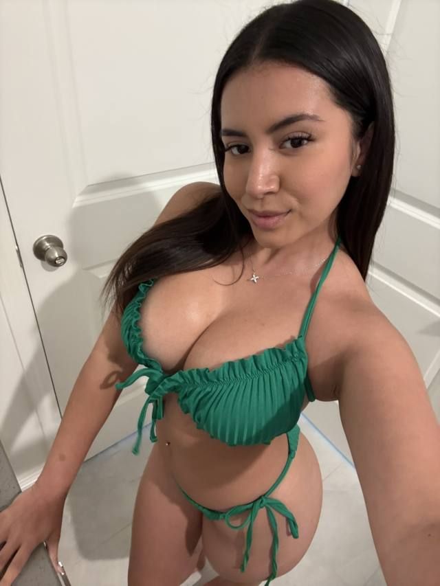 IM AVAILABLE FOR HOOKUP 🍆🍑💦 AND MEET UP🍆🍑 SELLING MY NAUGHTY CONTENTS🍑🍆💦 AT AFFORDABLE 💵📥 - Image 2